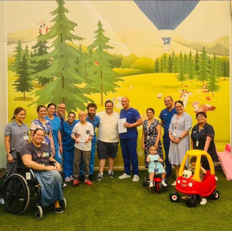 Puttinu Visit - Josh Gad